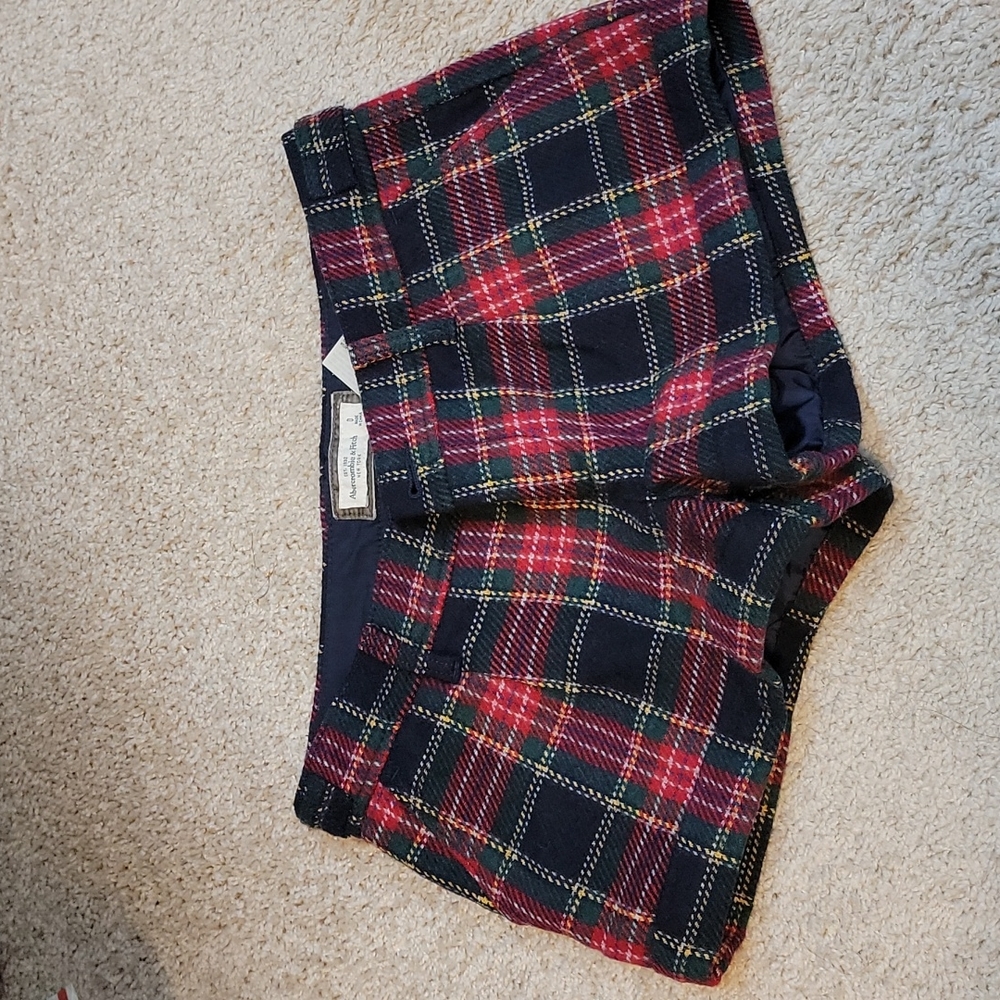 PLAID CUFFED WOOL LINED A&F SZ 0 SHORTS
